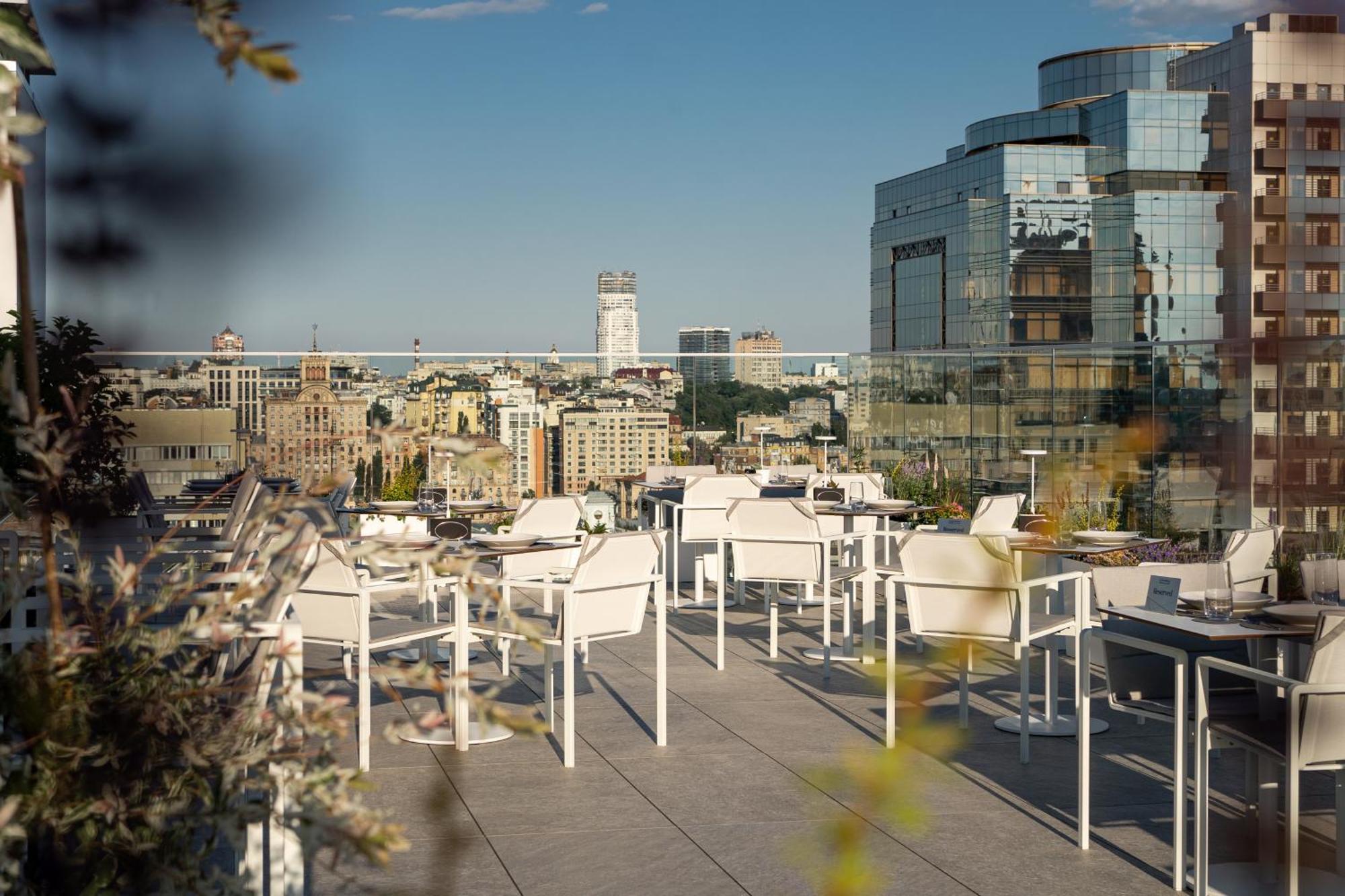 11 Mirrors Design Hotel Kiew Exterior foto