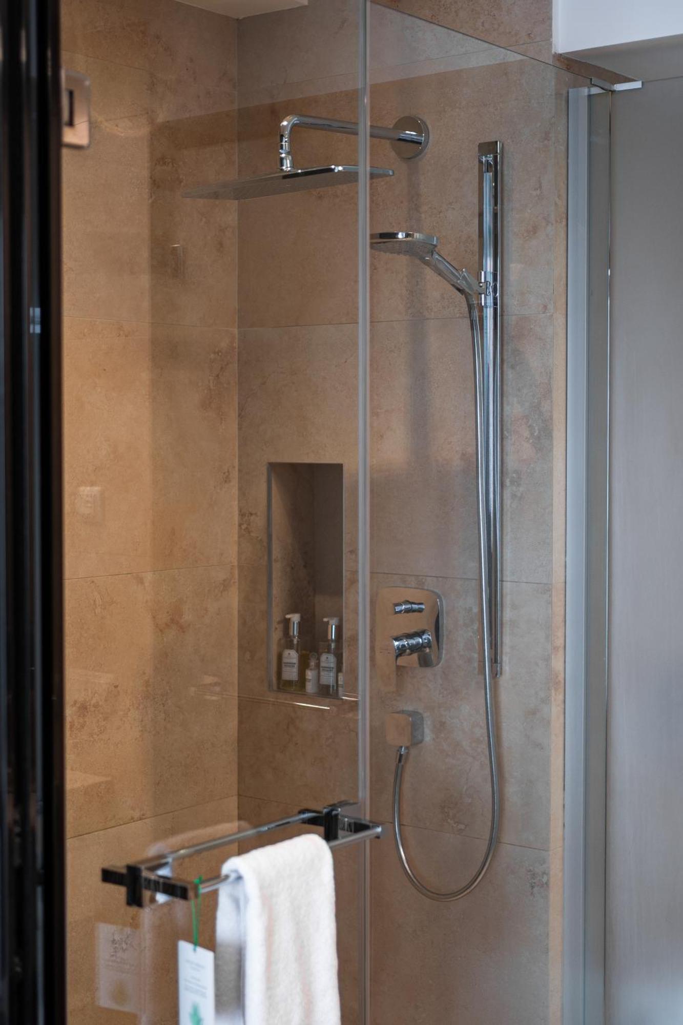11 Mirrors Design Hotel Kiew Exterior foto