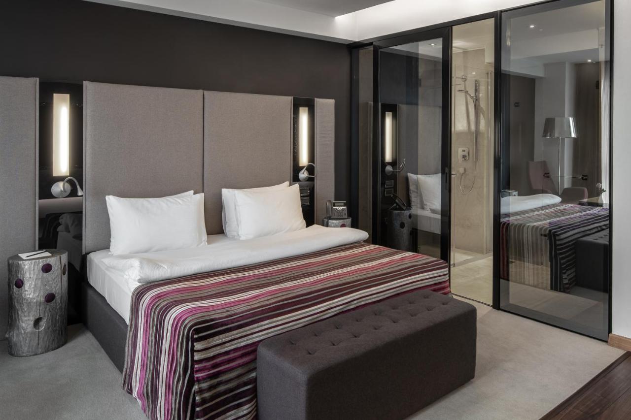11 Mirrors Design Hotel Kiew Exterior foto